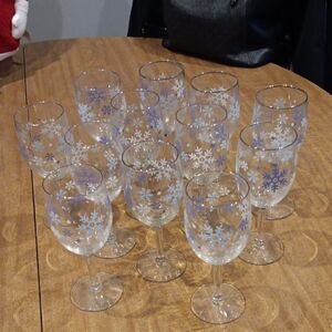 Snowflake Wine Glass Set - Blue and White